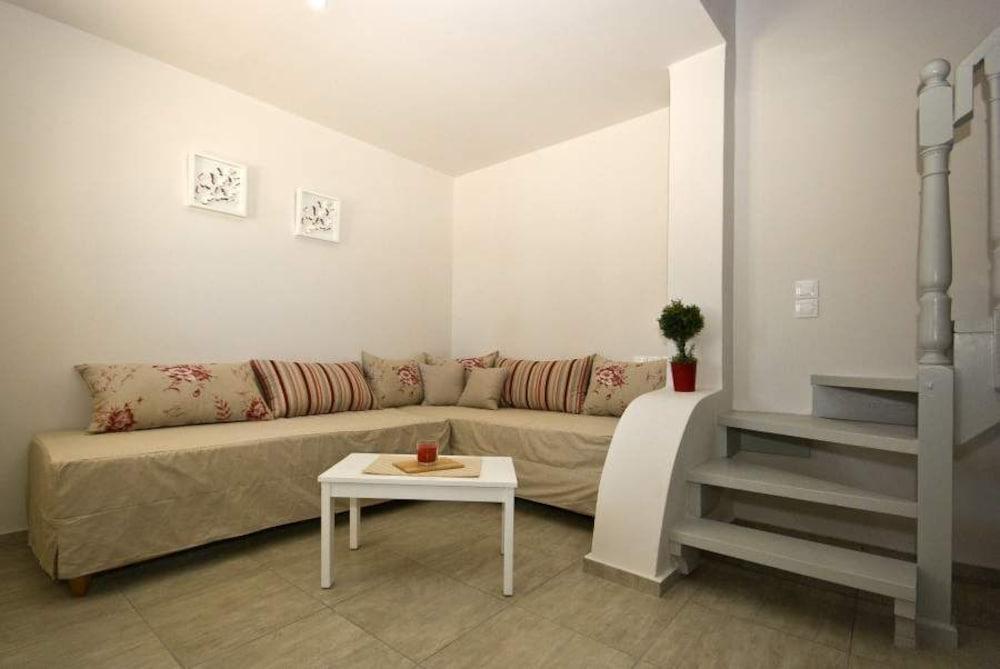 Alafouzos Studios & Apartments Kamári Exteriér fotografie